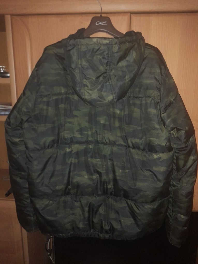 Kurtka C&A type anorak z kapturem dla chlopca r.182 cm.