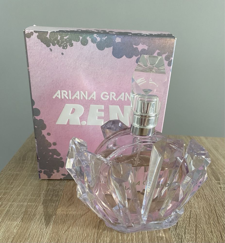 Ariana Grande R.E.M. Perfum