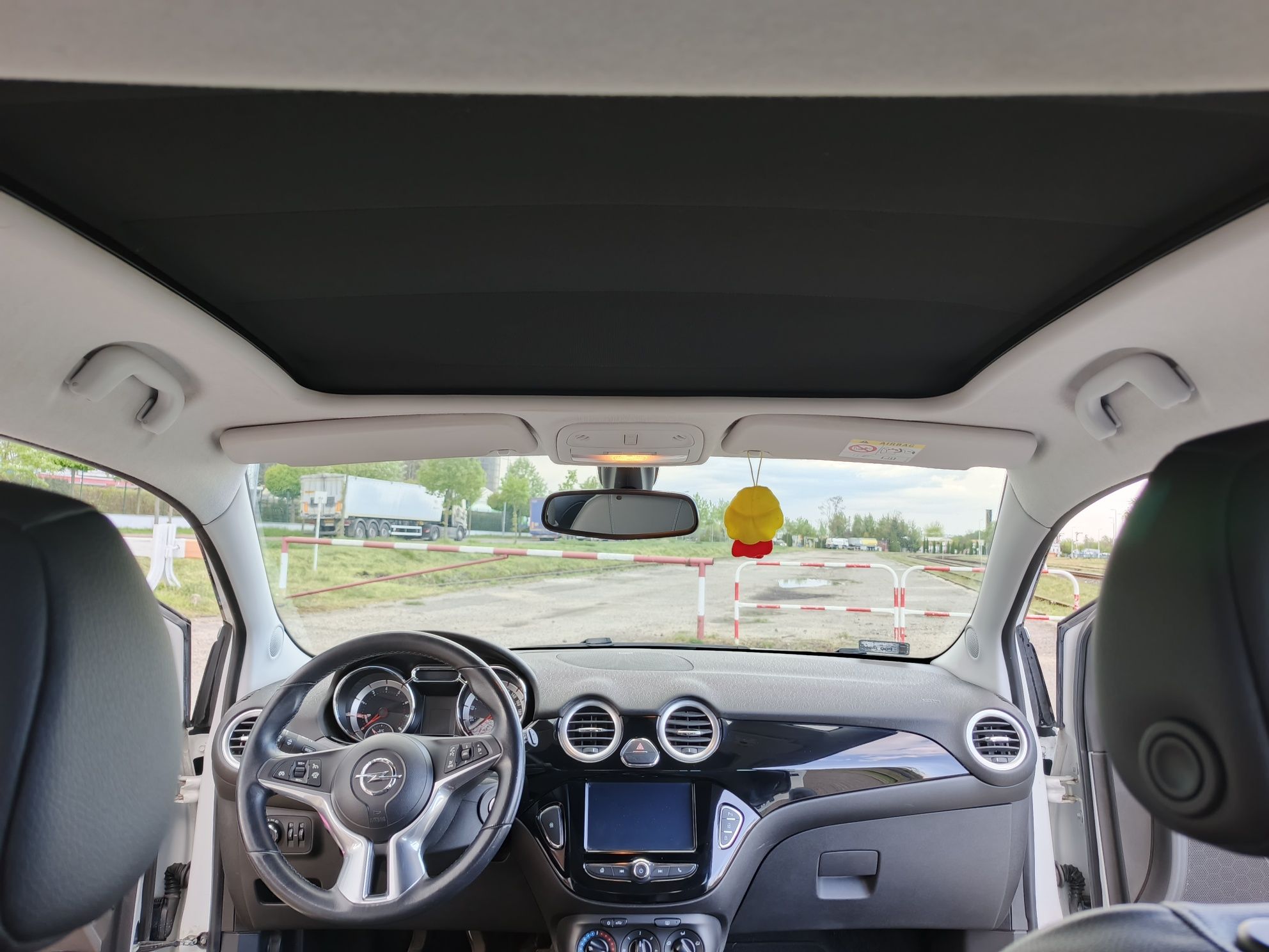 Opel Adam otwierany dach felgi 18
