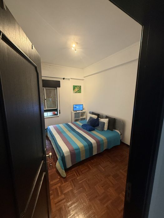 Quarto com tv em São João Baptista Entroncamento 5 min da estação