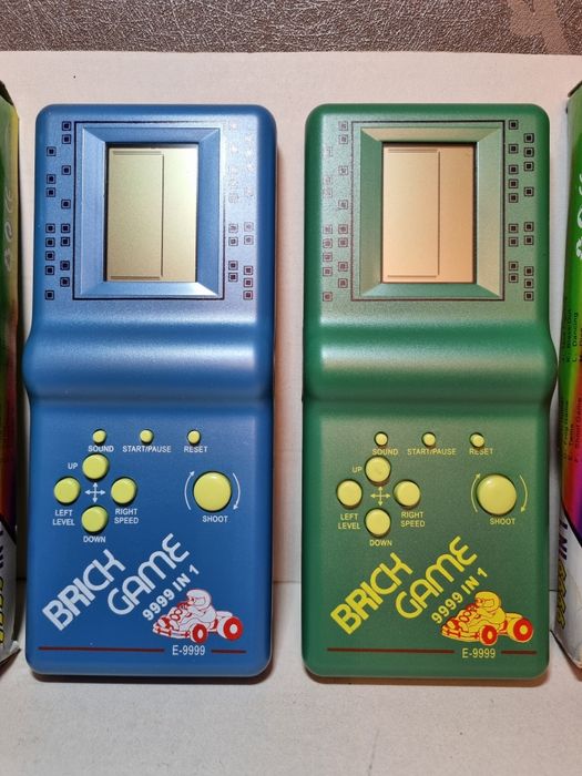 Электронная игра из 90-х Тетрис
