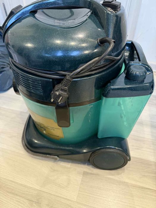 Odkurzacz wodny pioracy  z separatorem queen of air