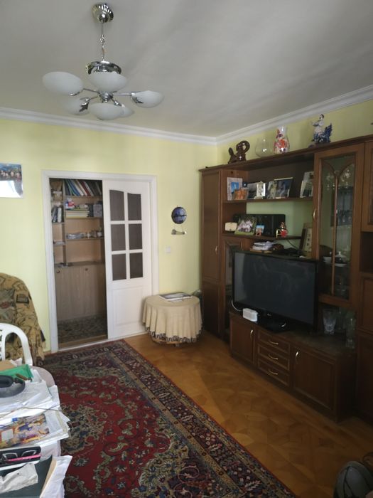 м.Палац Україна.Предславинська 26а.4-х.кімнатна 85м2.