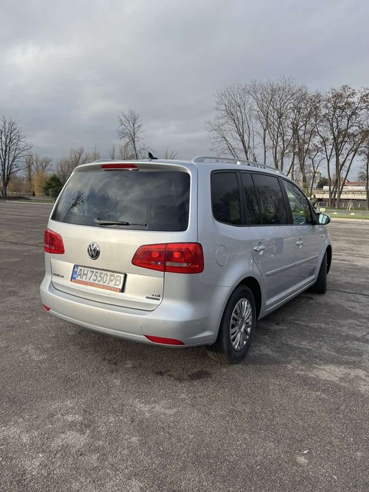 Продам Volkswagen Touran 2013