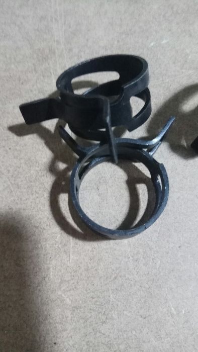 Хомуты пружинные самозажимные