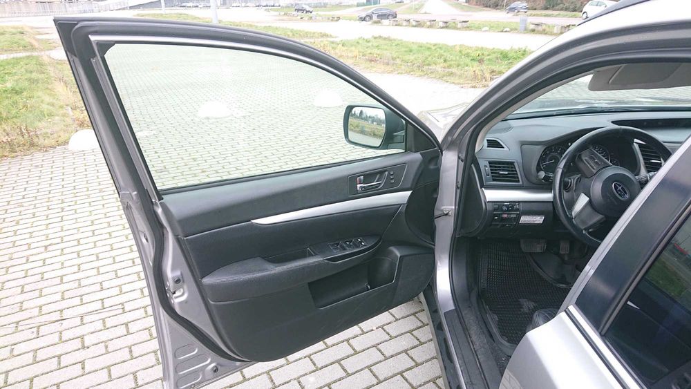 Продам автомобіль SUBARU Outback