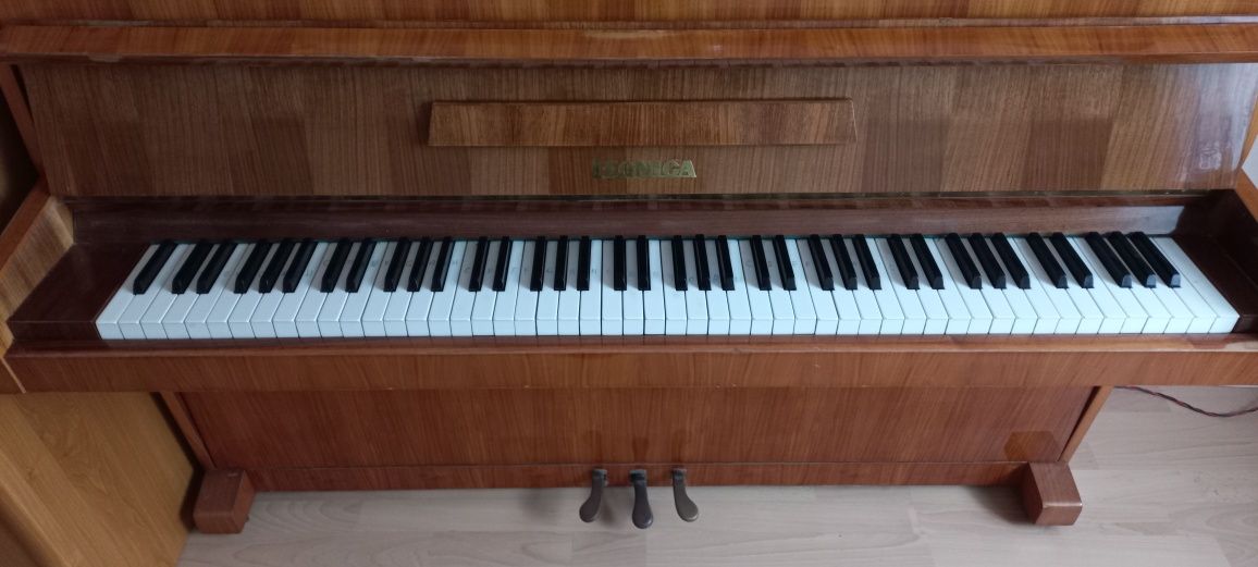 Sprzedam Pianino