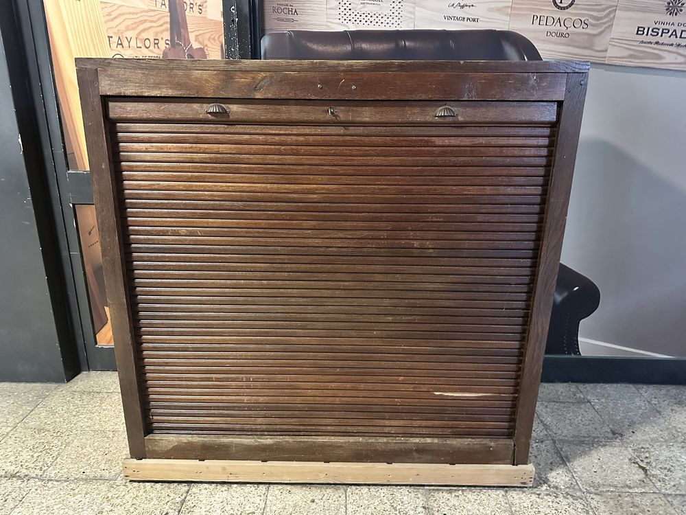 Movel arquivo ideal para discos de vinil!