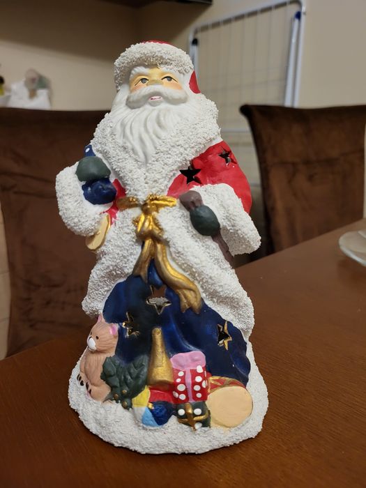 Świecznik  bożonarodzeniowy Świętego Mikołaja, ok. 20 cm.