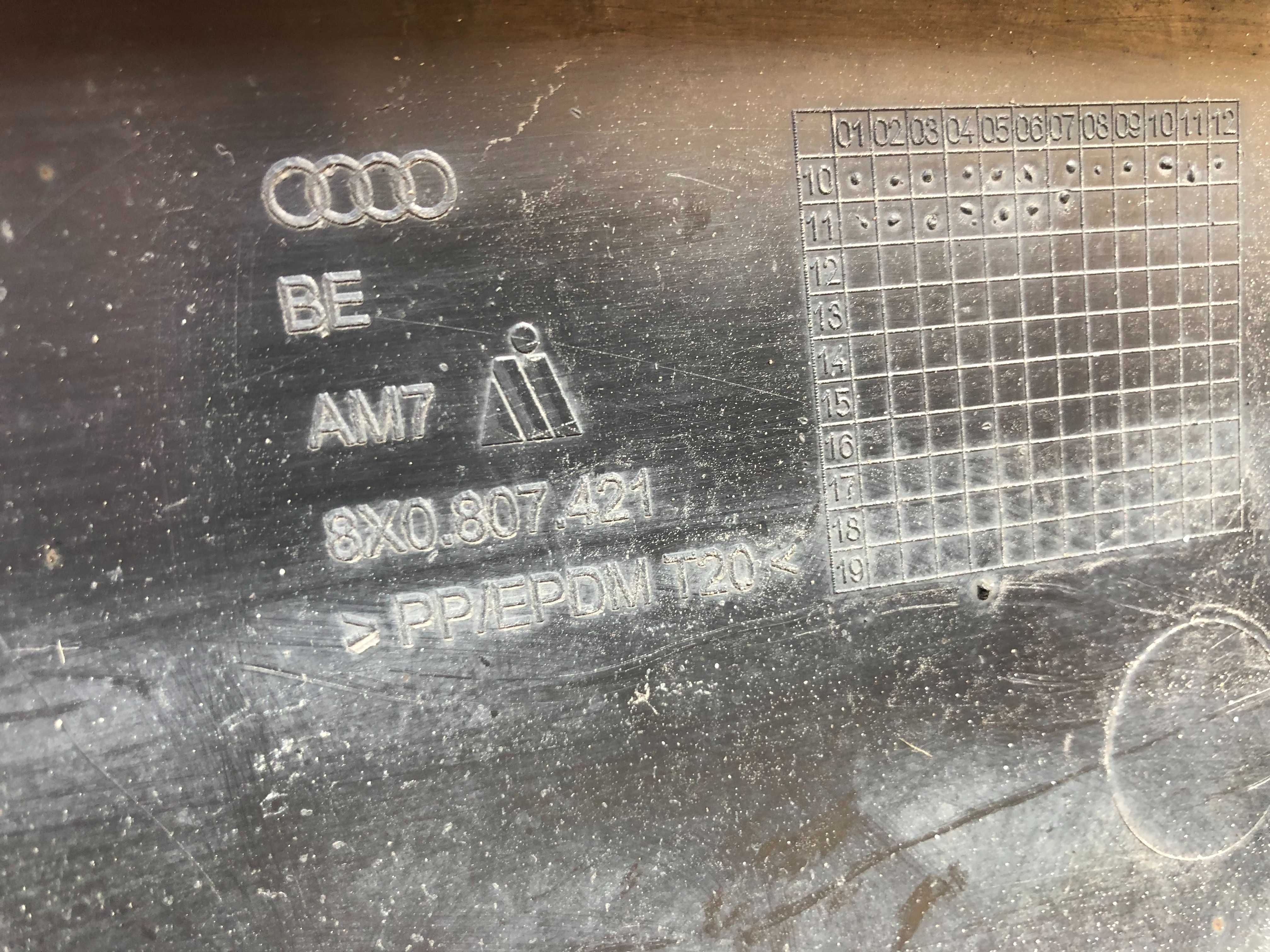 Бампер задній губа накладка Audi A1 8X0807421 В наявності!