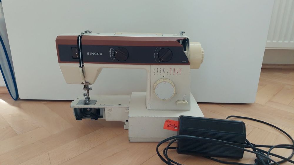 Maszyna do szycia Singer 5525