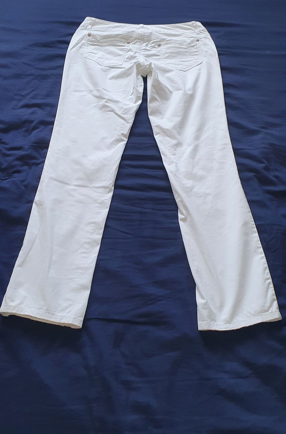 Białe spodnie Tommy Hilfiger M/L