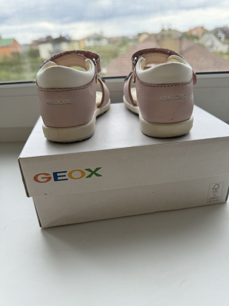 Босоніжки сандалі для дівчинки Geox 25