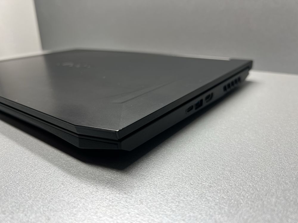 46 Acer Nitro AN515-55-545S i7-10750H/16/512/RTX3060/15,6/144Hz