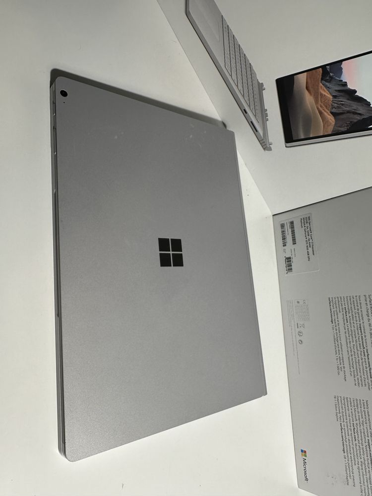 Microsoft surface book 3 13.5”/i7/512GB/r32GB/GTX1650