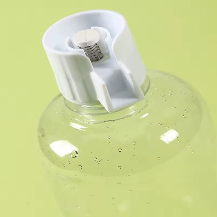 Нова кормушка для котів запакована