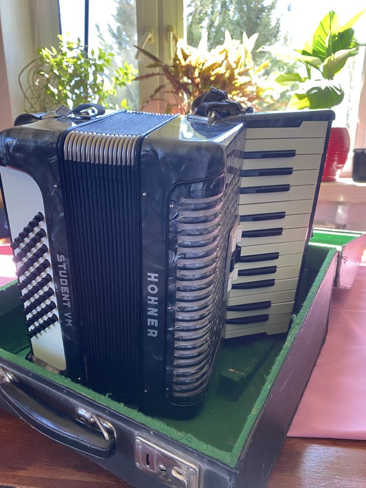 Akordeon hohner student vm 48basow