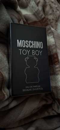 Парфюмированная вода Moschino Toy Boy