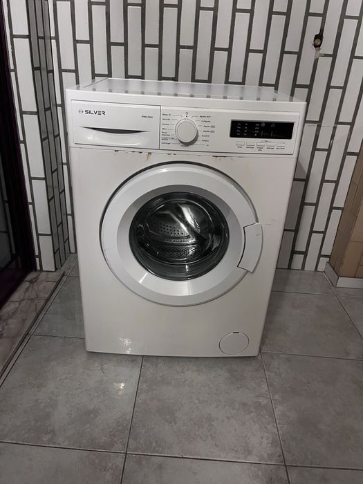 Vendo maquina de lavar a roupa a levantar pelo comprador