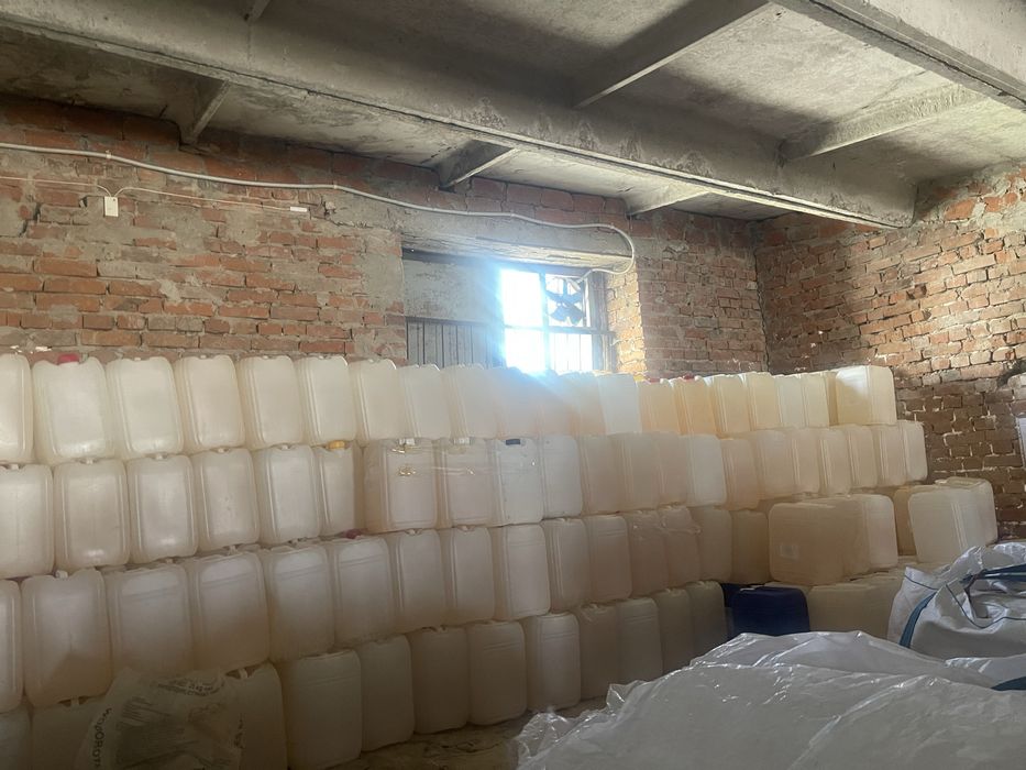 Продам каністри б/у