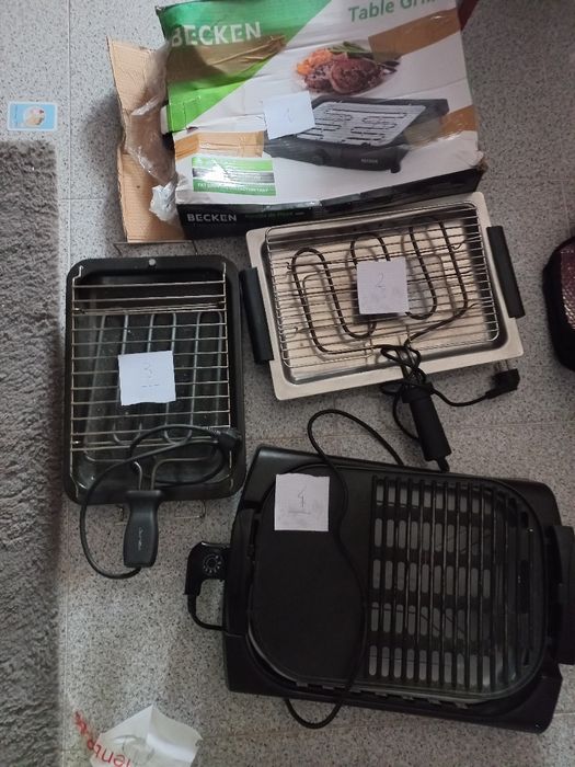 Vários grelhadores elétricos