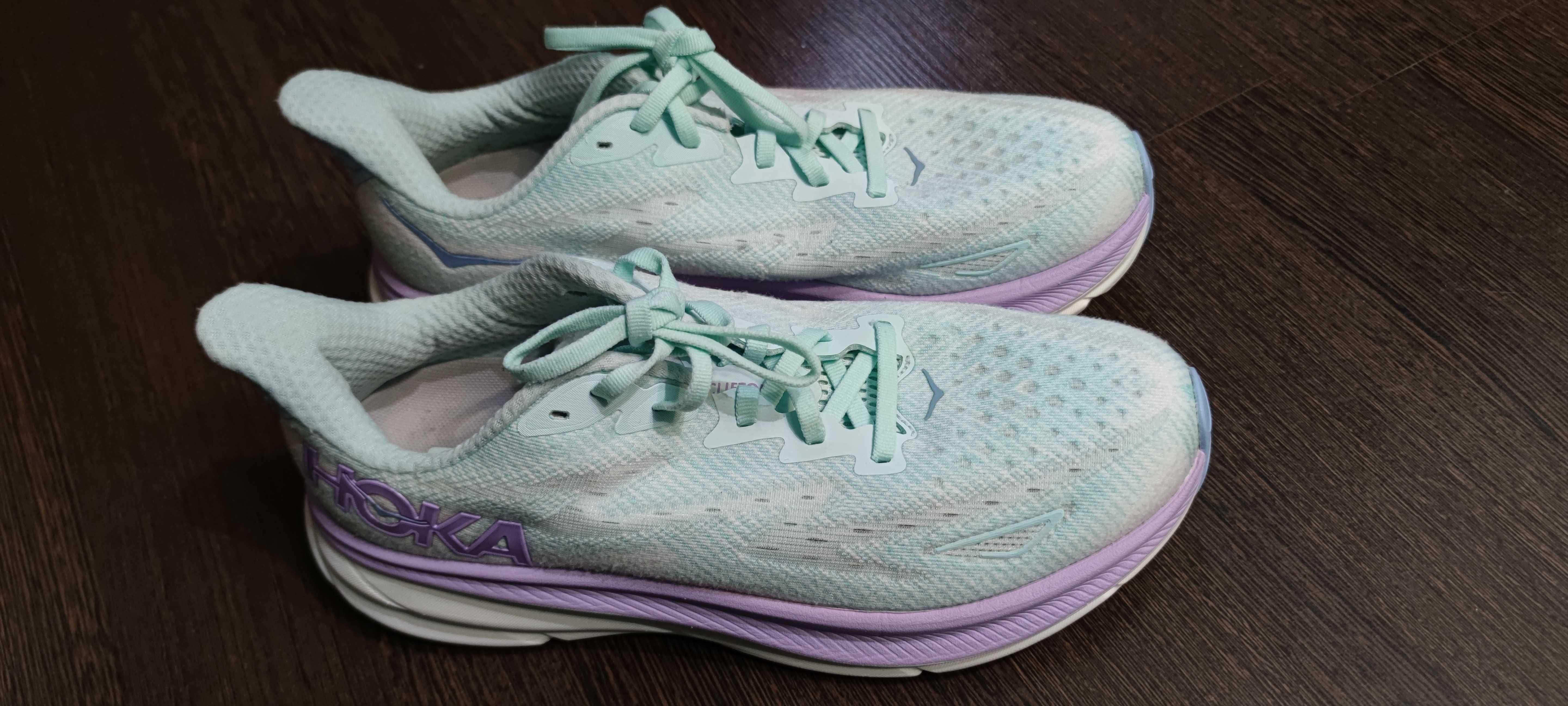 Кросівки Hoka  Clifton 9 Wide.   Р 41 1/3  26см