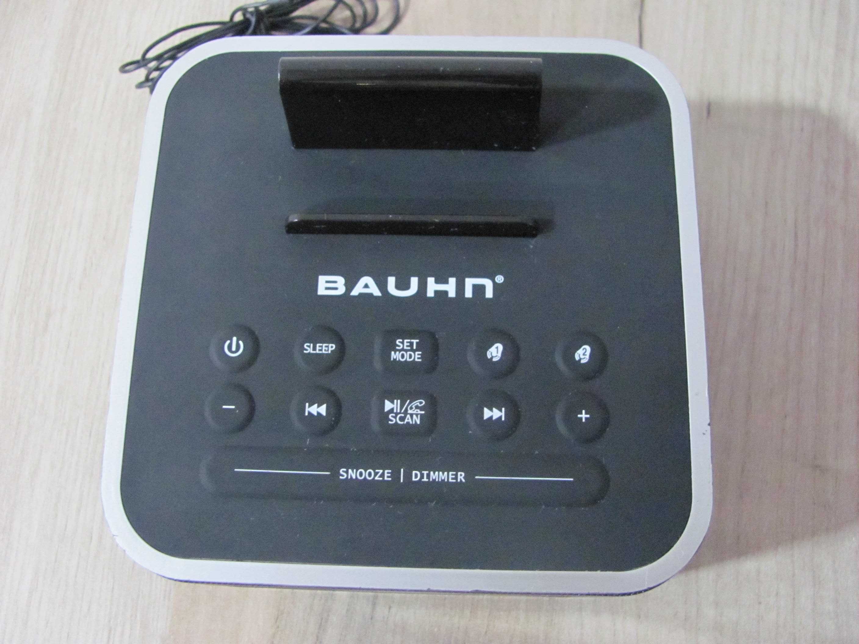 Radio z Budzikiem Bluetooth AUX Ładowanie BAUHN