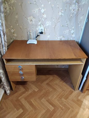 Стол столик письменный для дома для дачи