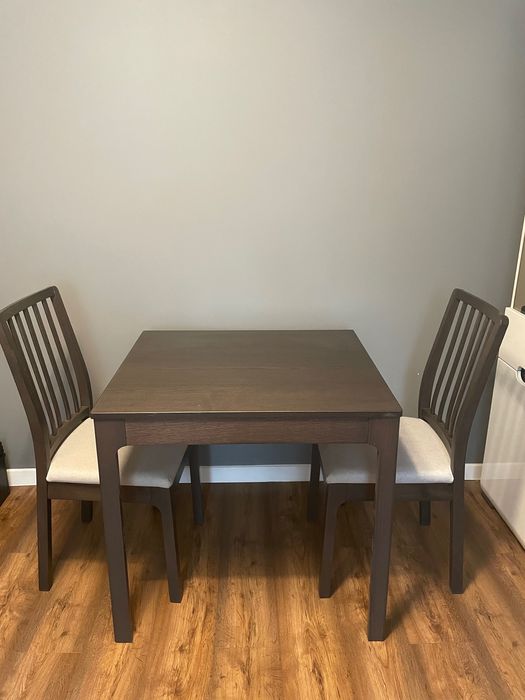 Stół rozkładany plus krzesła ikea