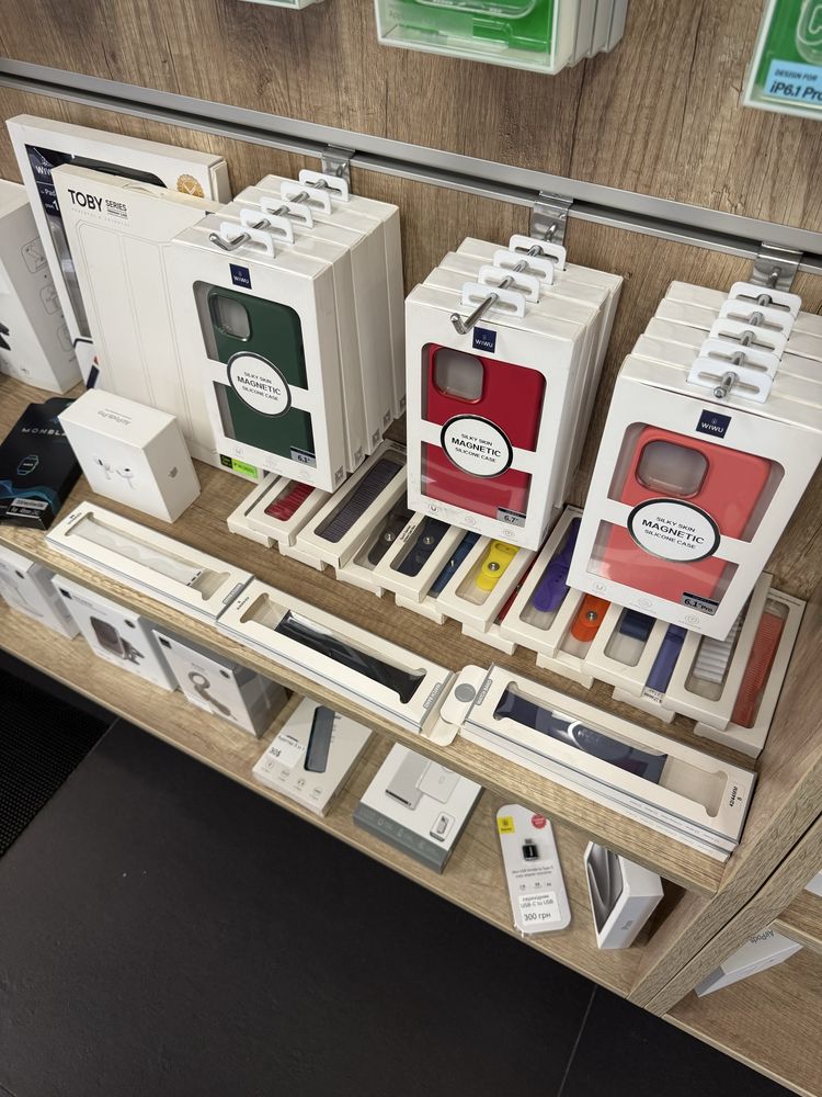 Наявність чохлів на IPHONE всі моделі дешева ціна