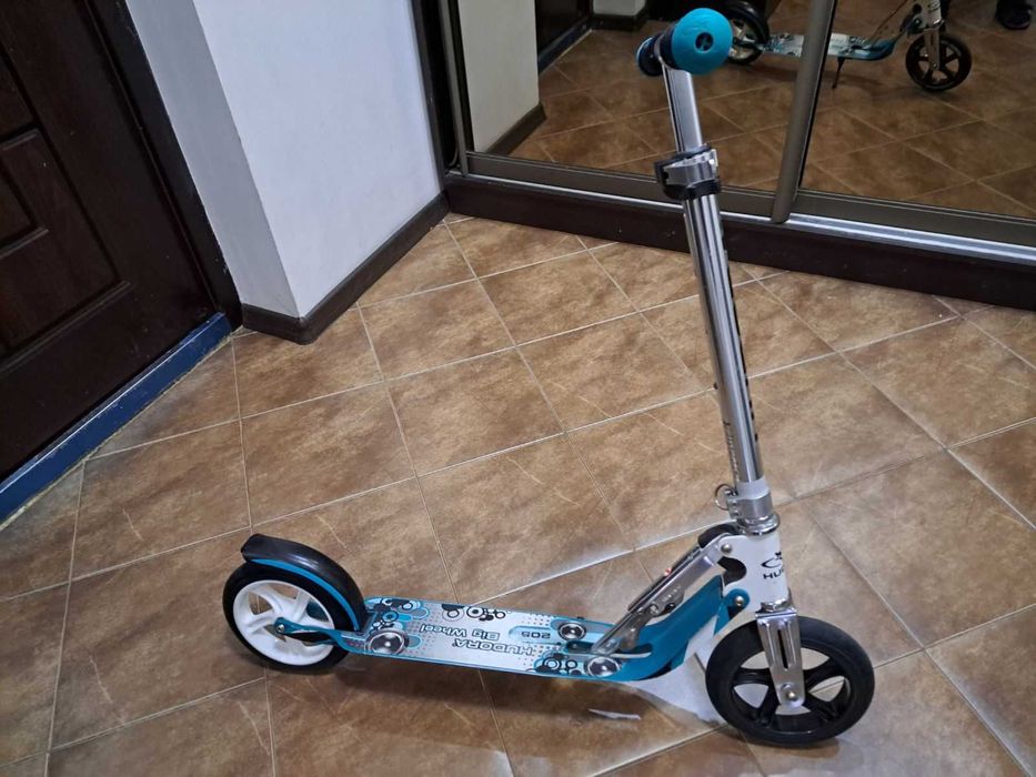 Самокат Hudora Big Wheel 205.