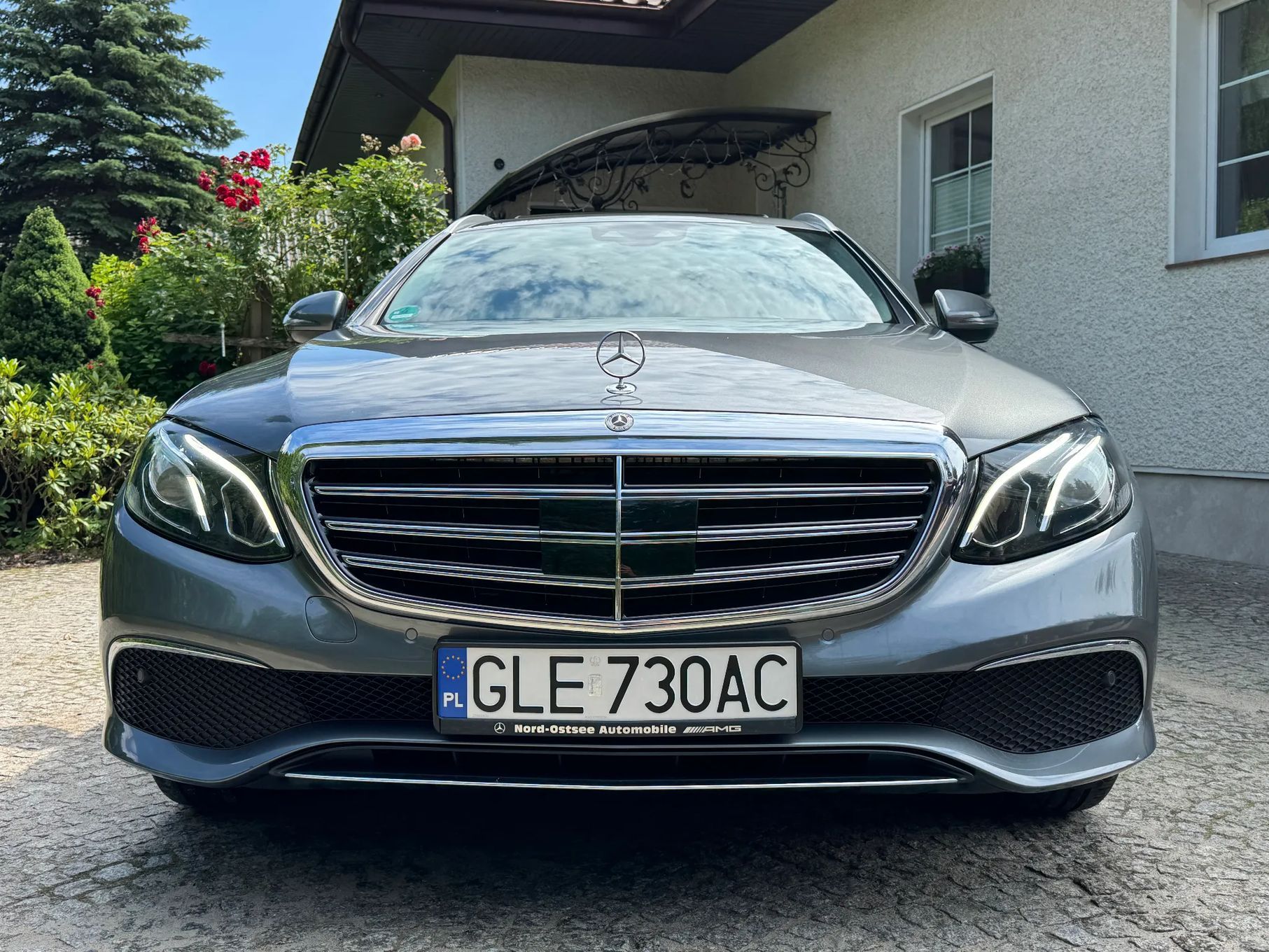 Mercedes-Benz Klasa E Exclusive / Ambiente / Full LED / Asystenci jazdy / Szyberdach