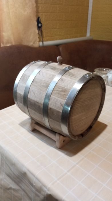 Дерев'яна бочка ручної роботи