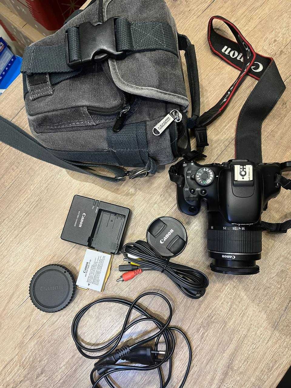 Дзеркальний фотоапарат Canon EOS 600D kit 18-55