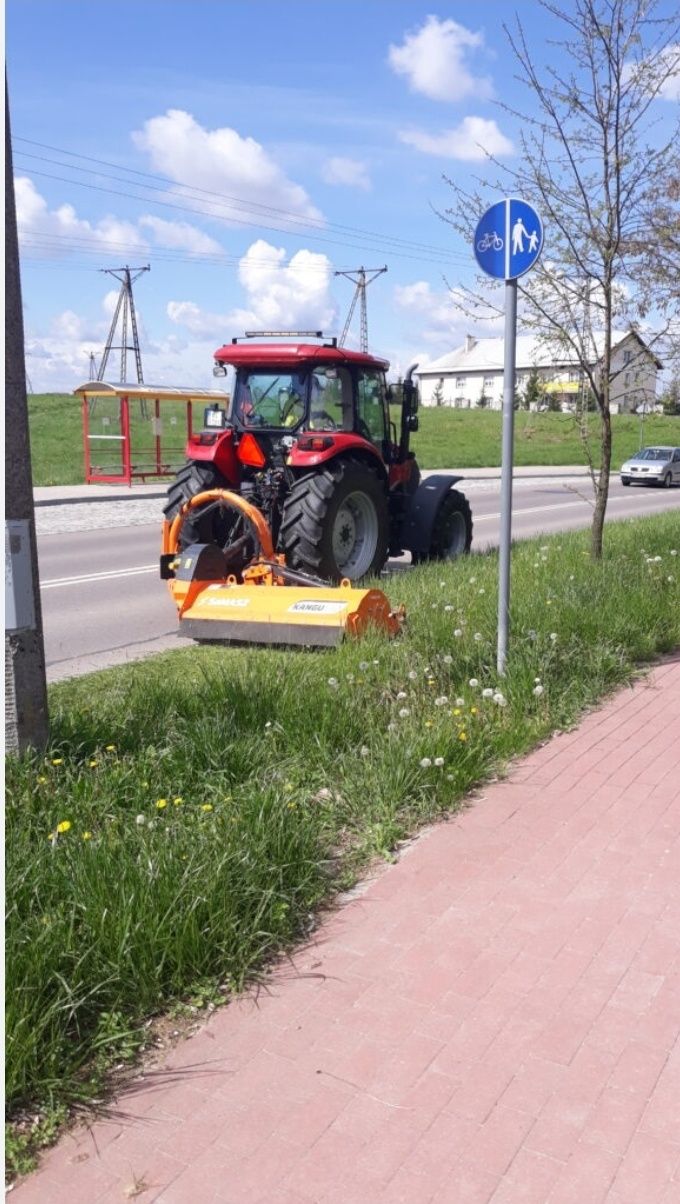 Koszenie trawy, ogrodów, działki, nieużytku faktura kosiarka bijakowa