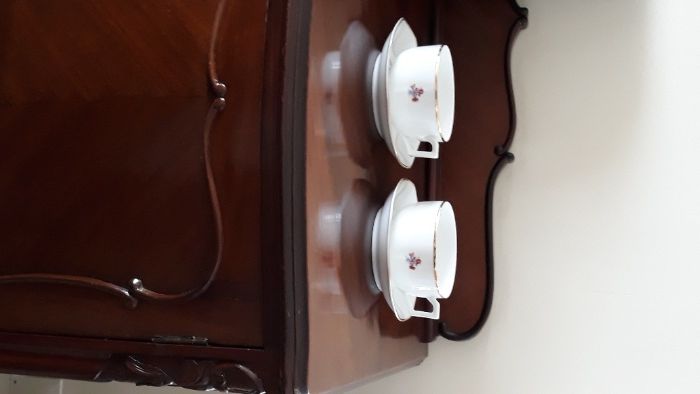 " Chávenas Almoçadeiras da Vista Alegre muito antigas