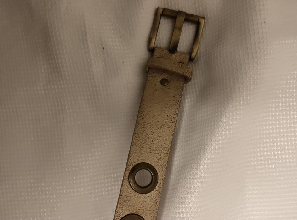 Damski pasek z dużymi dziurkami 110 cm