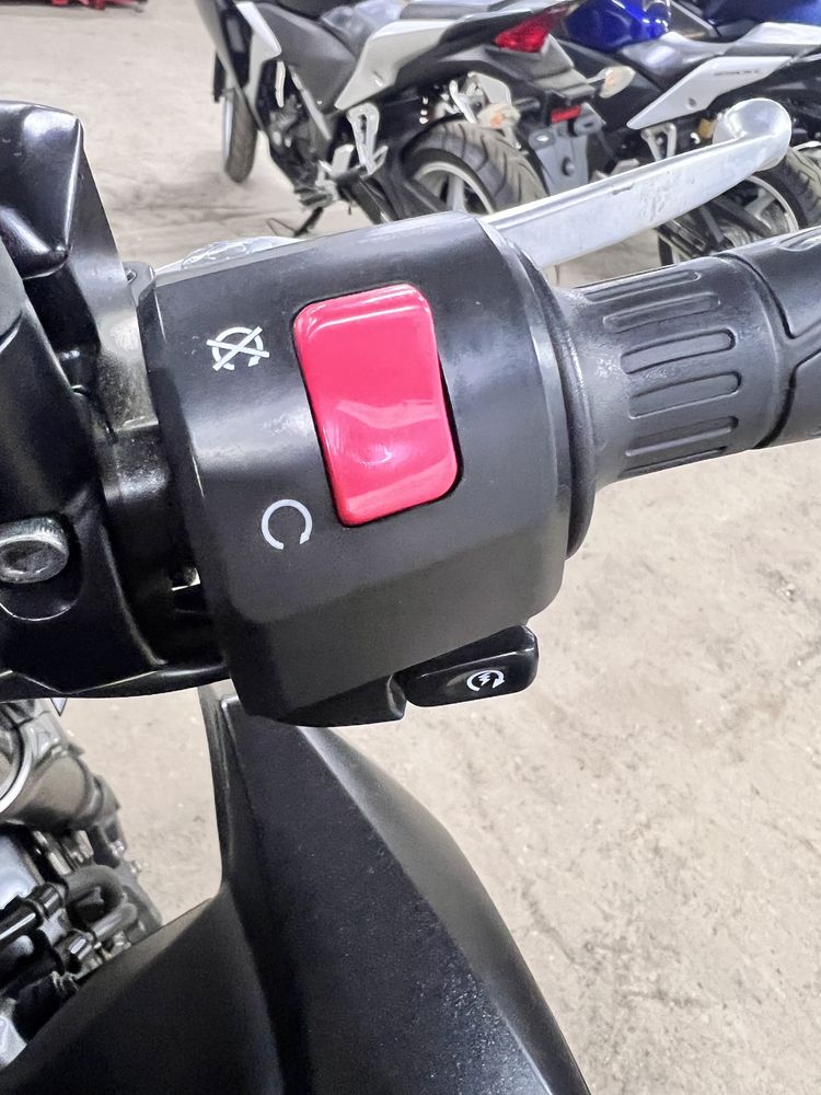 Японський мотоцикл kawasaki Z800 4 циліндра без пробігу по Україні