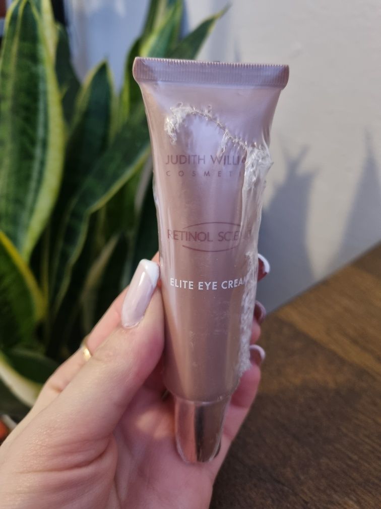 Retinol pod oczy krem serum judith williams