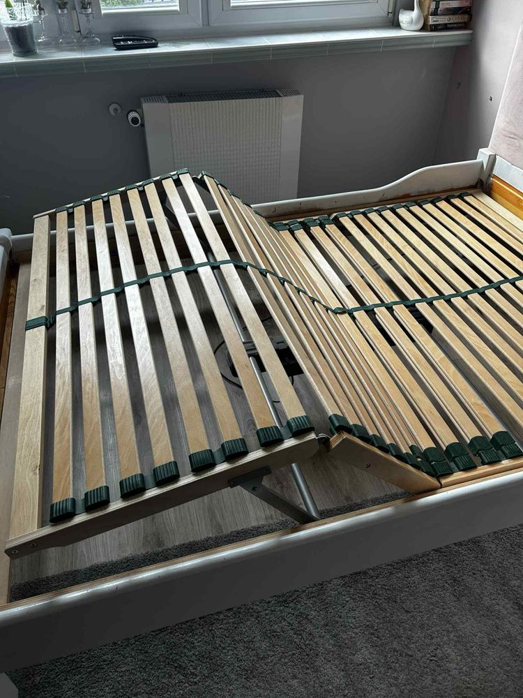 Łóżko 140x200 z materacem Hilding Salsa i stelażem elektrycznym