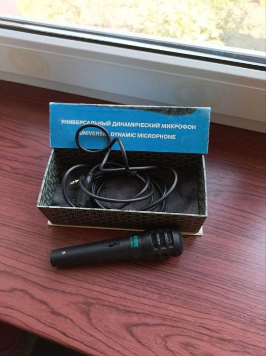 Продам Динамический Караоке-Вокальный Микрофон BBK DM-998