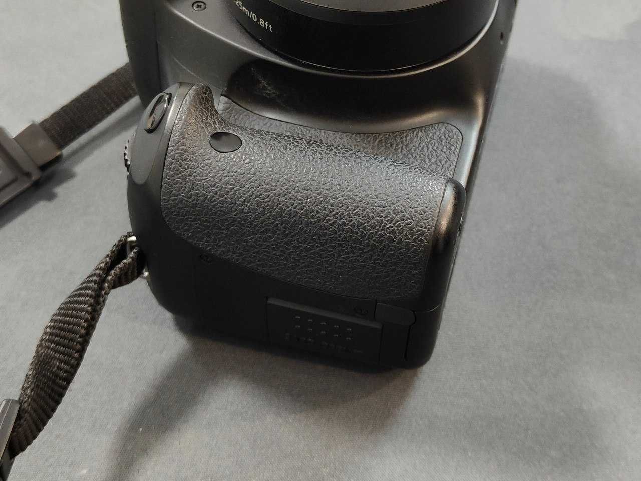 Canon 550d (Rebel T2i) идеальное состояние. Маленький пробег