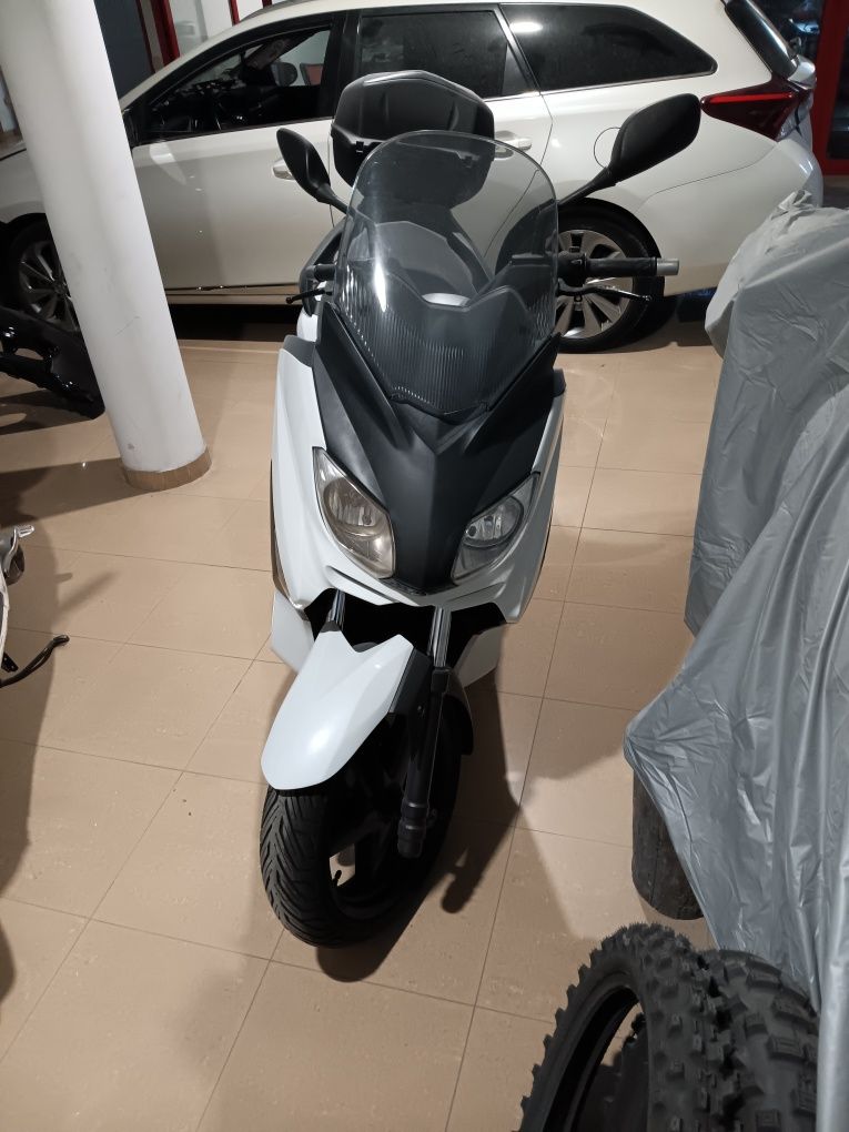 Yamaha xmax 250 akrapovic