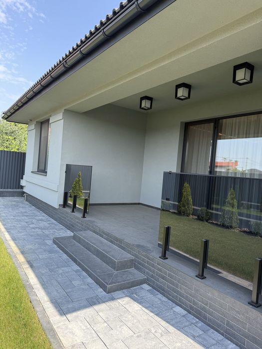 Продаж американки з дизайнерським ремонтом та меблями