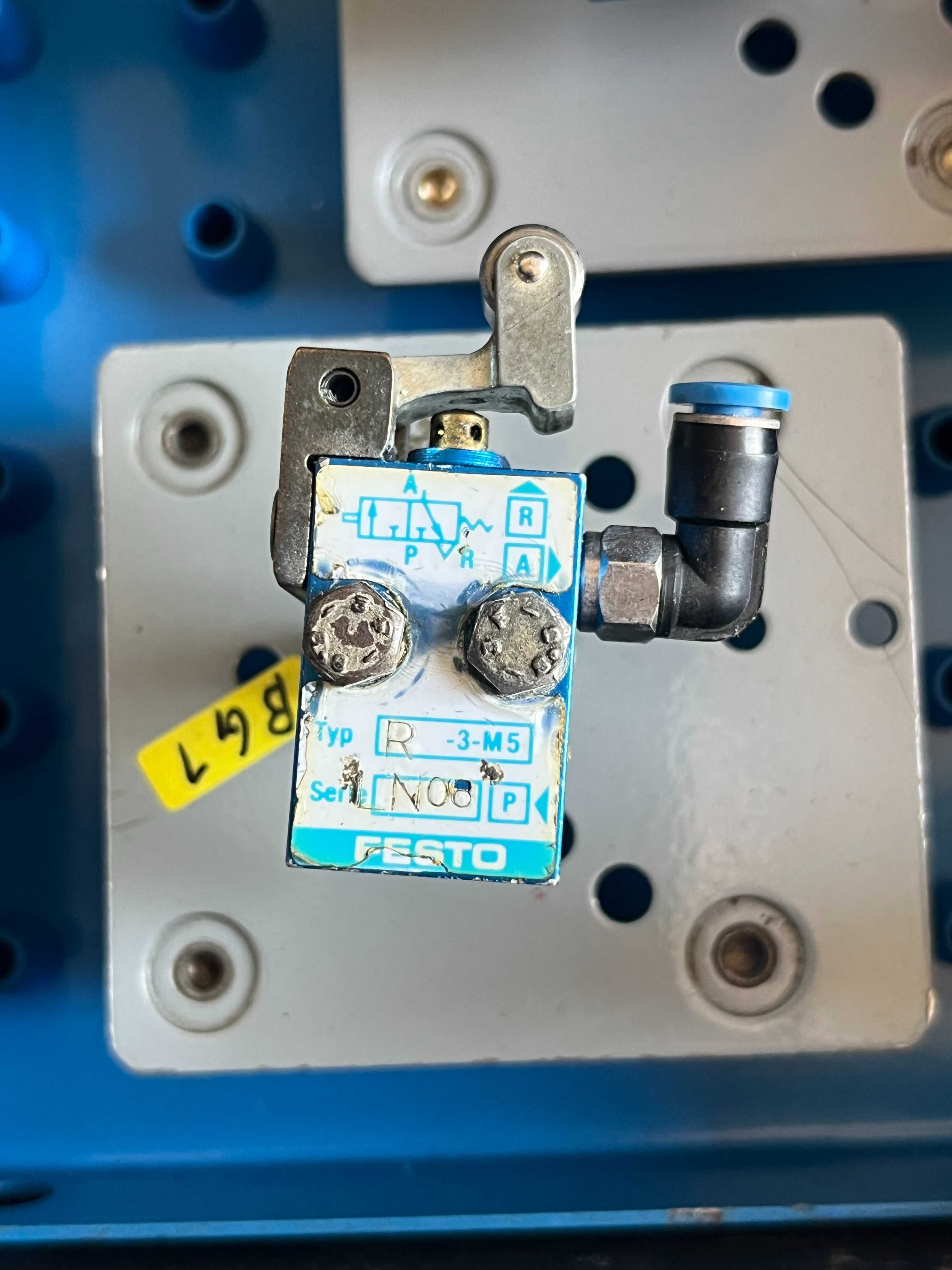 FESTO RS-3-1/8 2272 Krańcówka pneumatyczna