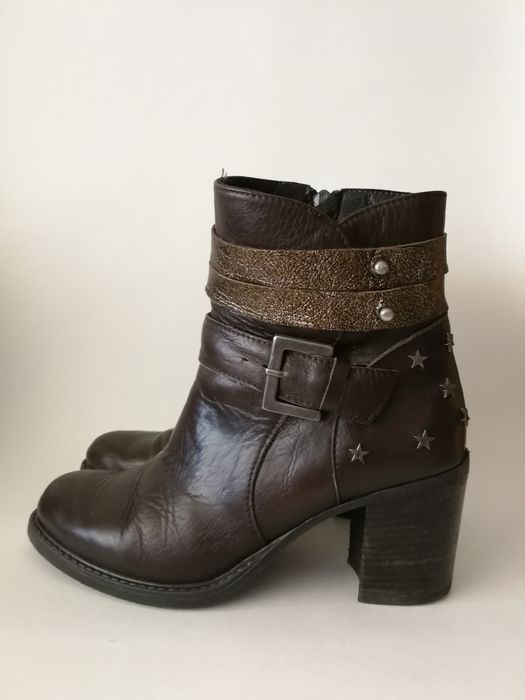 Botins: sem marca e Guess
