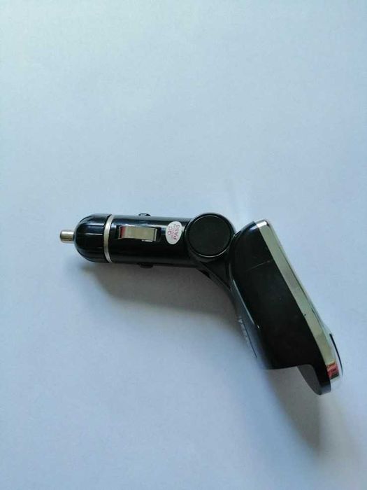 Transmiter FM Arkas FM70. Nadajnik FM do samochodu.