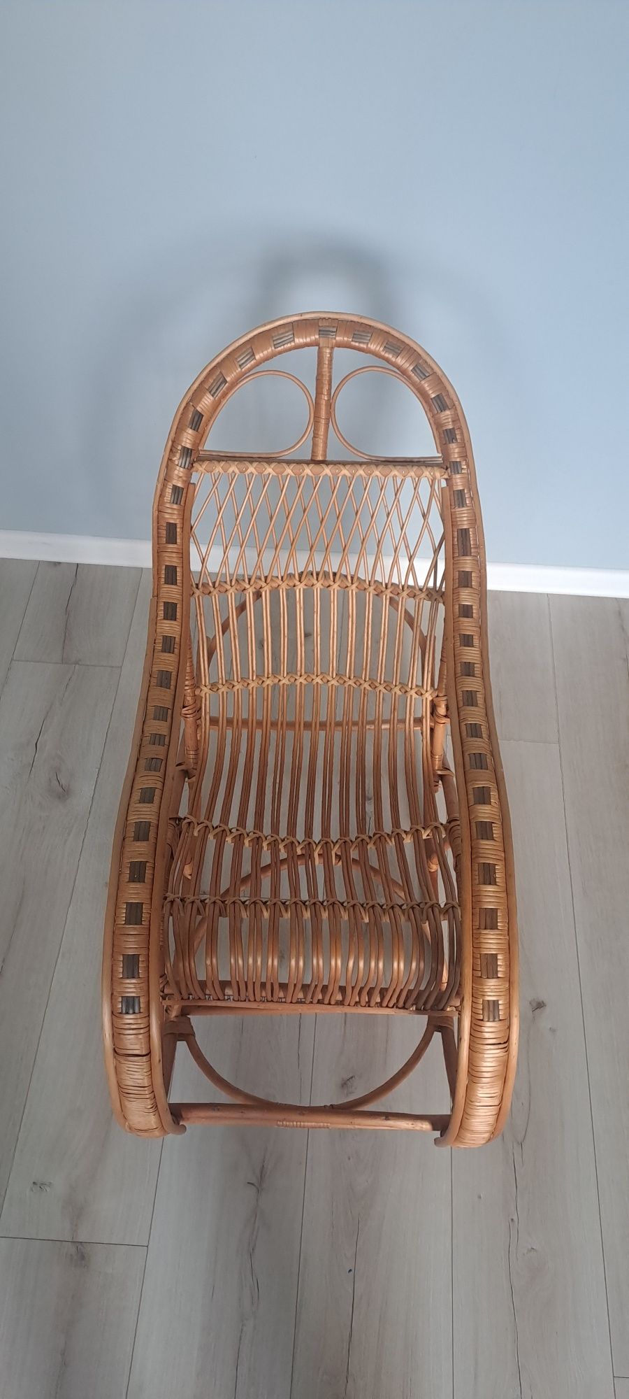 Fotel bujany wiklinowy mały dziecięcy
