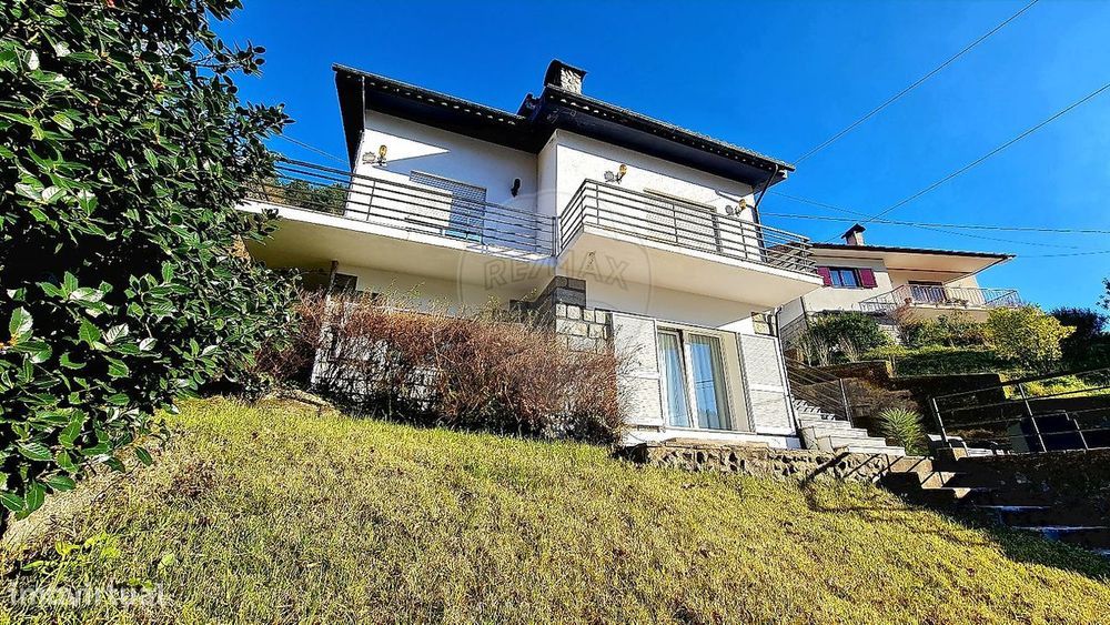 Moradia T5 para venda