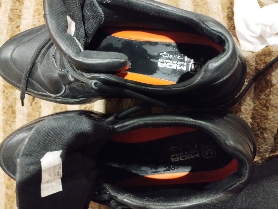 Кросовки Mida женские 39 розмер.